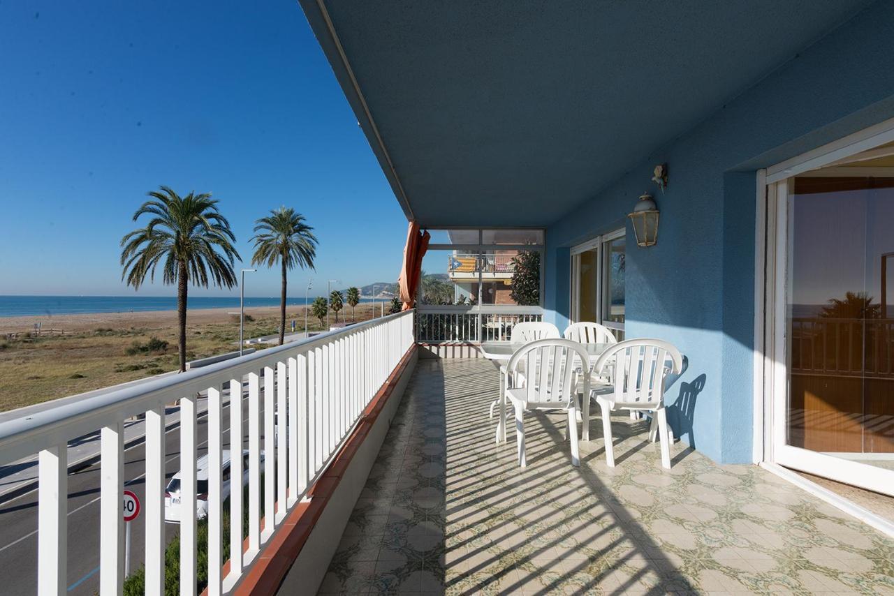 Apartamento en 1era linea mar con terraza de 25m2 Castelldefels Esterno foto